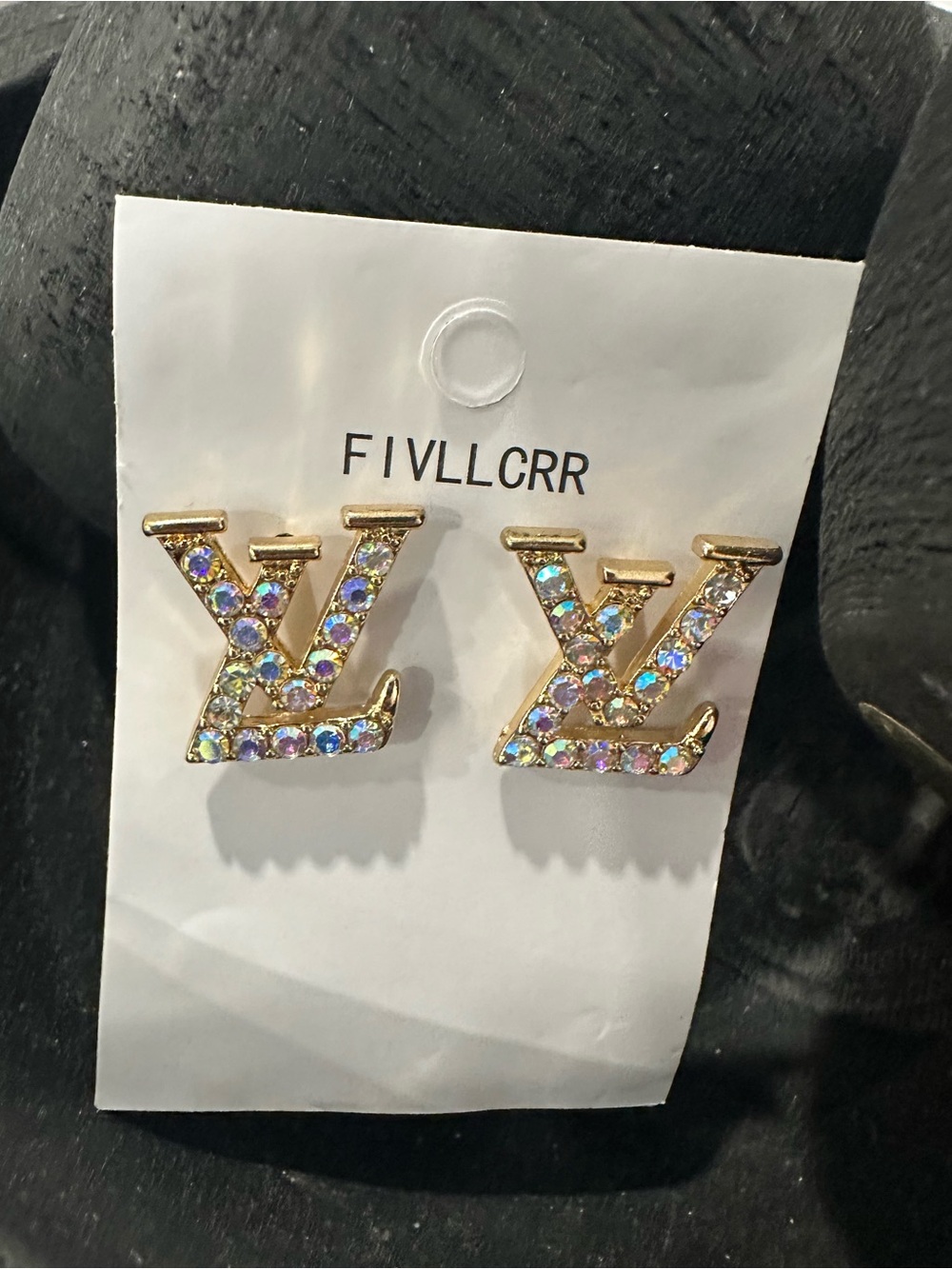 Pierced rhinestone earrings! NEW! Source unknown